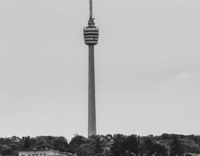 So will Christina Schenck das Marketing von Mercedes-Benz boostern Die Ernennung von Christina Schenck zur Marketingchefin von Mercedes-Benz hat in der Branche für Aufmerksamkeit gesorgt. Als Leiterin Digital & Communications sowie Investor Relations übernimmt sie eine Schlüsselrolle in einer Zeit, in der Markenführung, Digitalisierung und Kapitalmarktkommunikation enger zusammenwachsen.